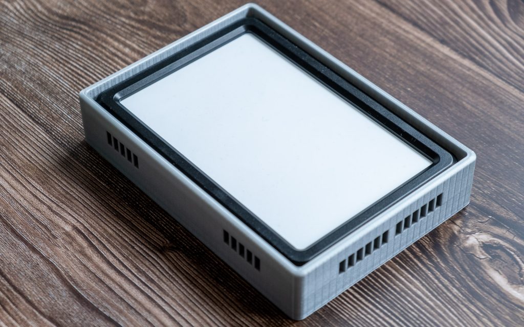 3D-printed lightbox model with the Raleno PLV-S104 video light